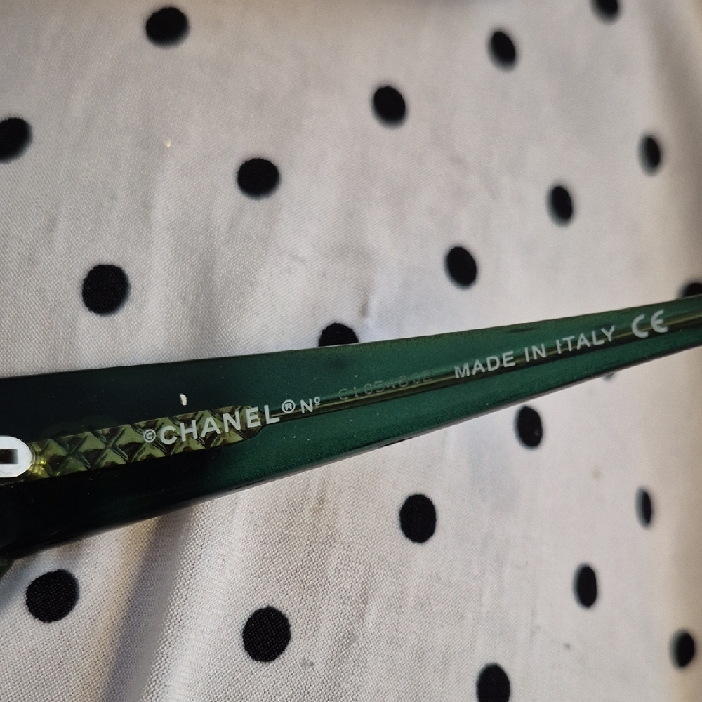 Authentic! Chanel Green / Blue/Sunglasses with Classic Design - Picture 3 of 10